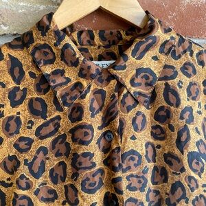 Vintage 90s: Selene Sport 100% Silk Leopard Print Button-Up Shirt